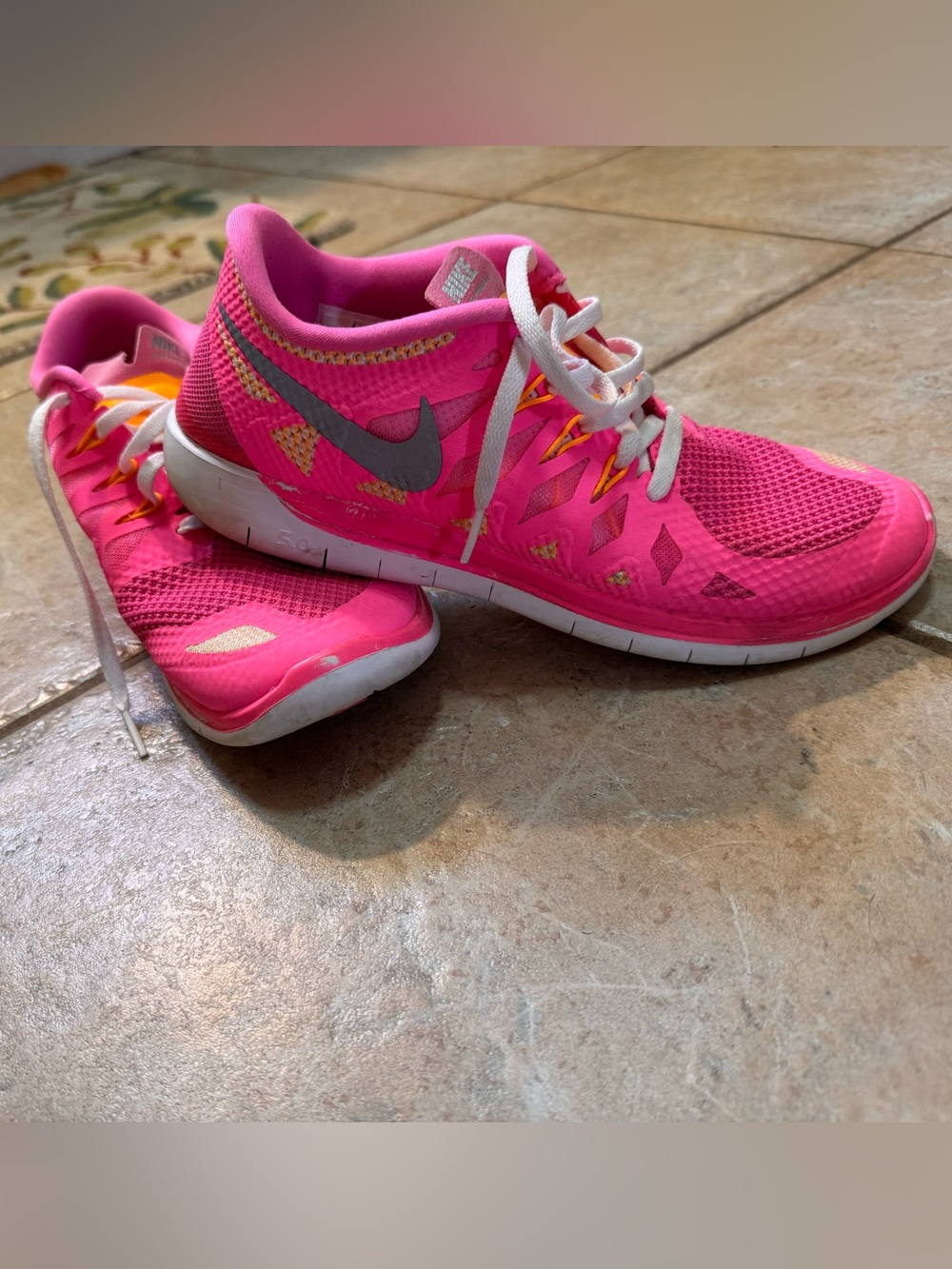 Nike Pink 7Youth/EUR40 Athletic Shoes